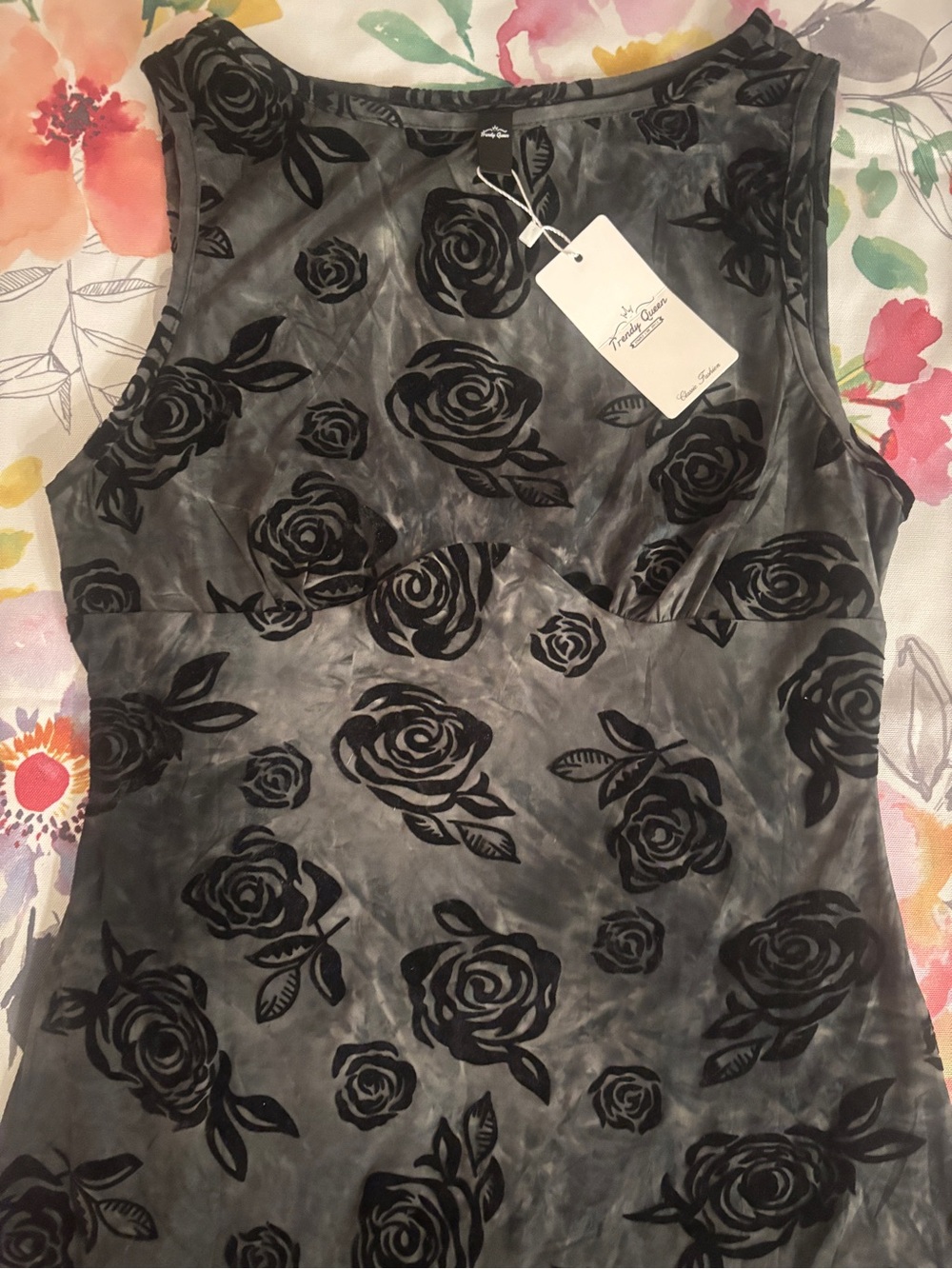 Trendy Queen Grey Dress with Black Floral Accents